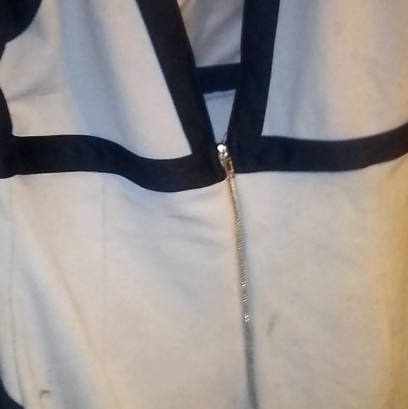 A dress from HAUTE MONDE - Picture 3 of 5